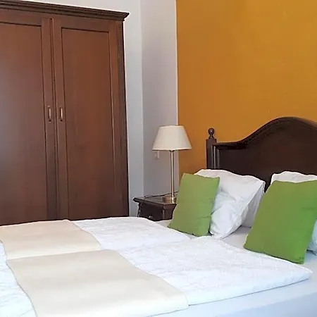 Gasthof-pension Schwarzer Baer Alojamento de Acomodação e Pequeno-almoço
