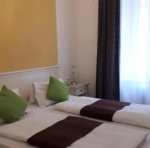 Gasthof-pension Schwarzer Baer ベッド・アンド・ブレックファスト 3*